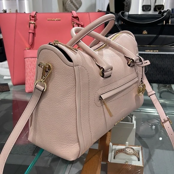 MICHAEL KORS 
Carine Large Pebbled Leather Top Zip Satchel
Powder Blush
NWT - Picture 4 of 16